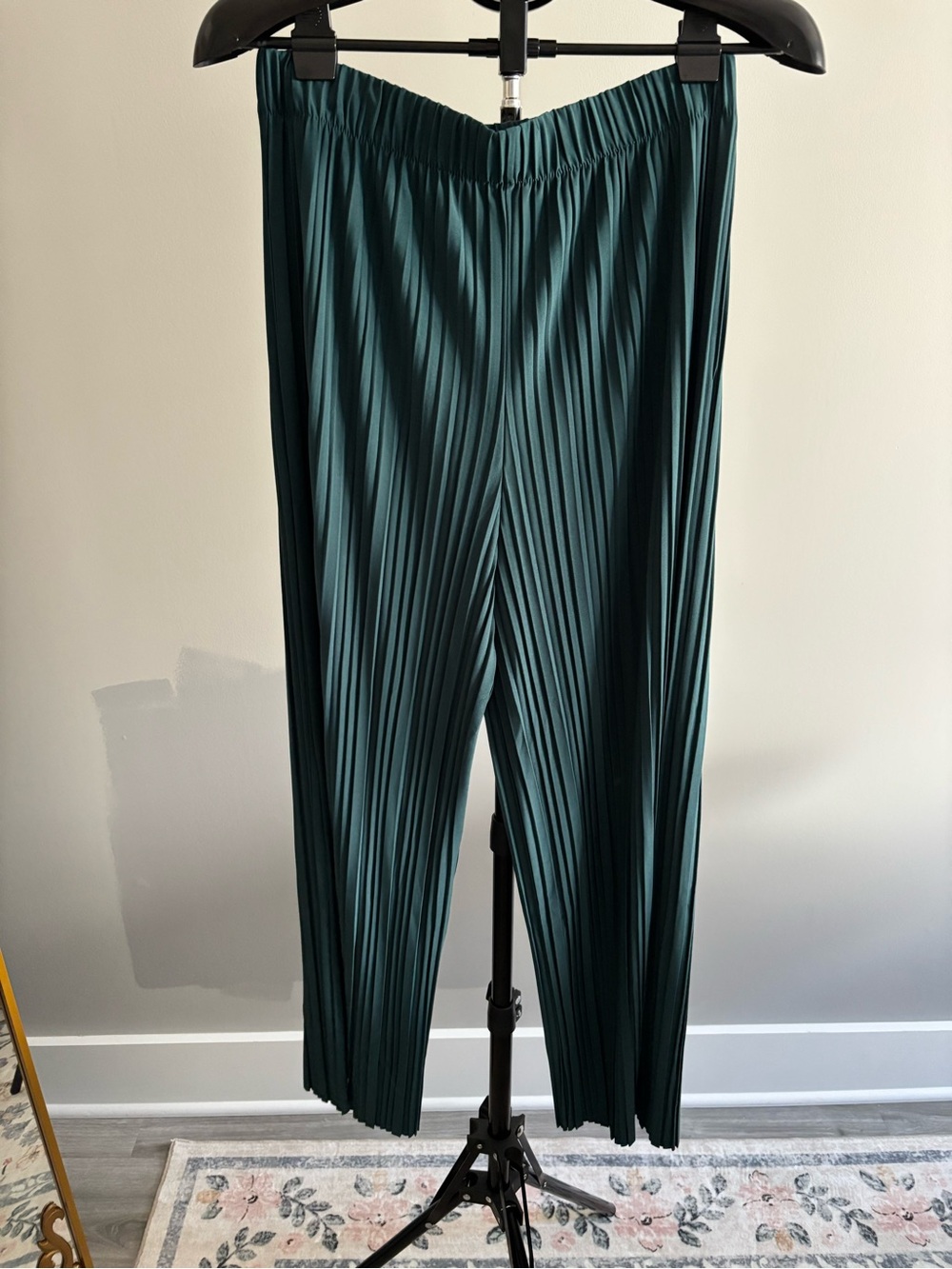 Emerald Green Pleated Wide-Leg Pants